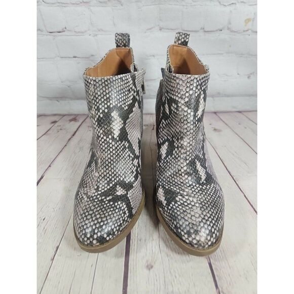 Universal Threads Ankle Boots Gray Snakeskin Women's Size 8.5 - Picture 2 of 9